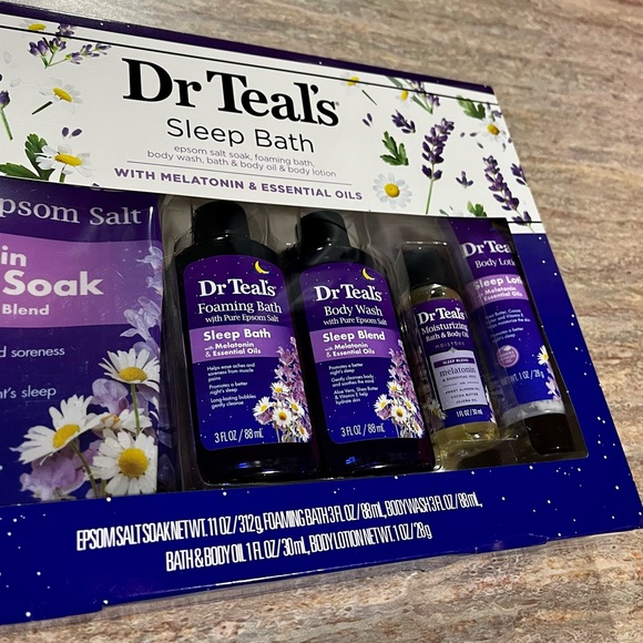 NIB Dr Teal’s sleep bath 5-piece bath and body with megaton and essential oils - Picture 4 of 13